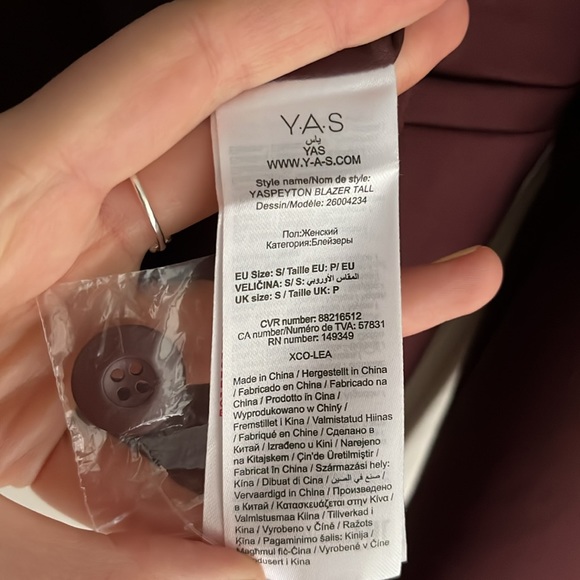 YAS fitted burgundy blazer with long sleeves - Picture 5 of 8